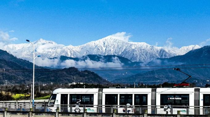 关注区（市）县委全会丨都江堰市：预计开通2条低空飞行航线 力争开通沪都城际旅游专列