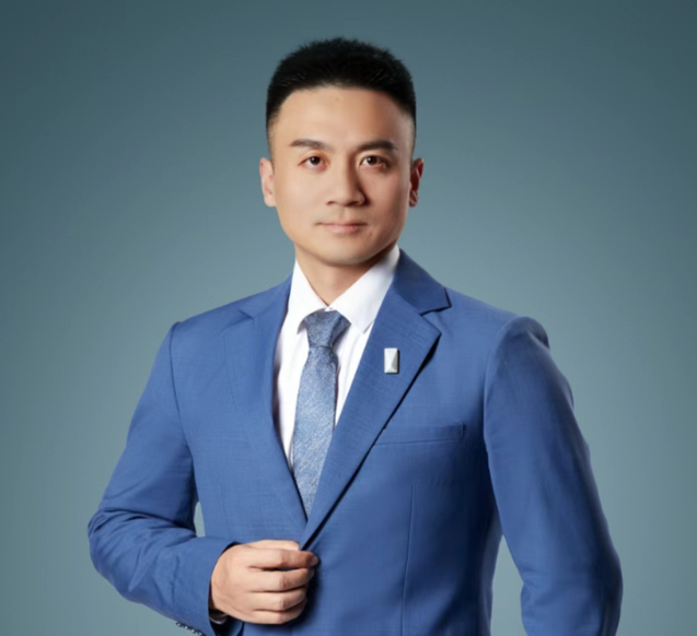 阿维塔又换帅了；重庆铁投集团迎60后新掌门；川籍北大副校长主动投案……