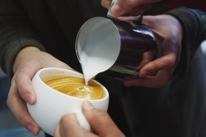 解锁创业新路径！我在枫树很想你，咖啡主理人"很流行"