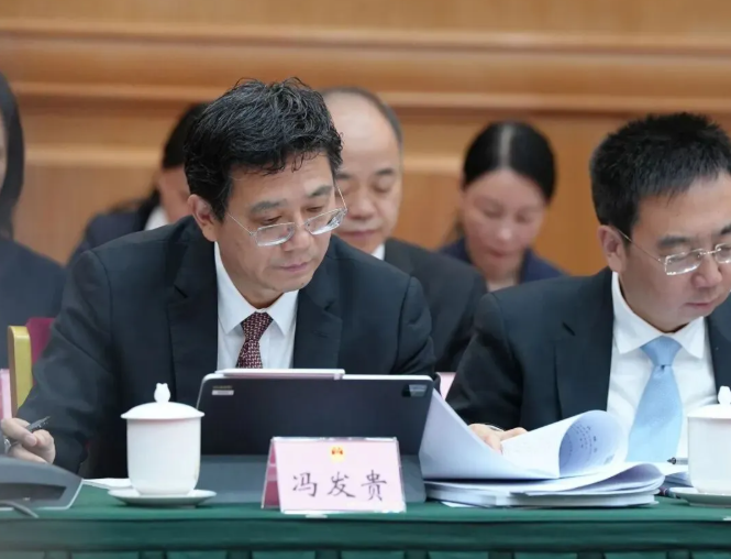 四川多地“一把手”有调整；路桥集团分公司换总经理……